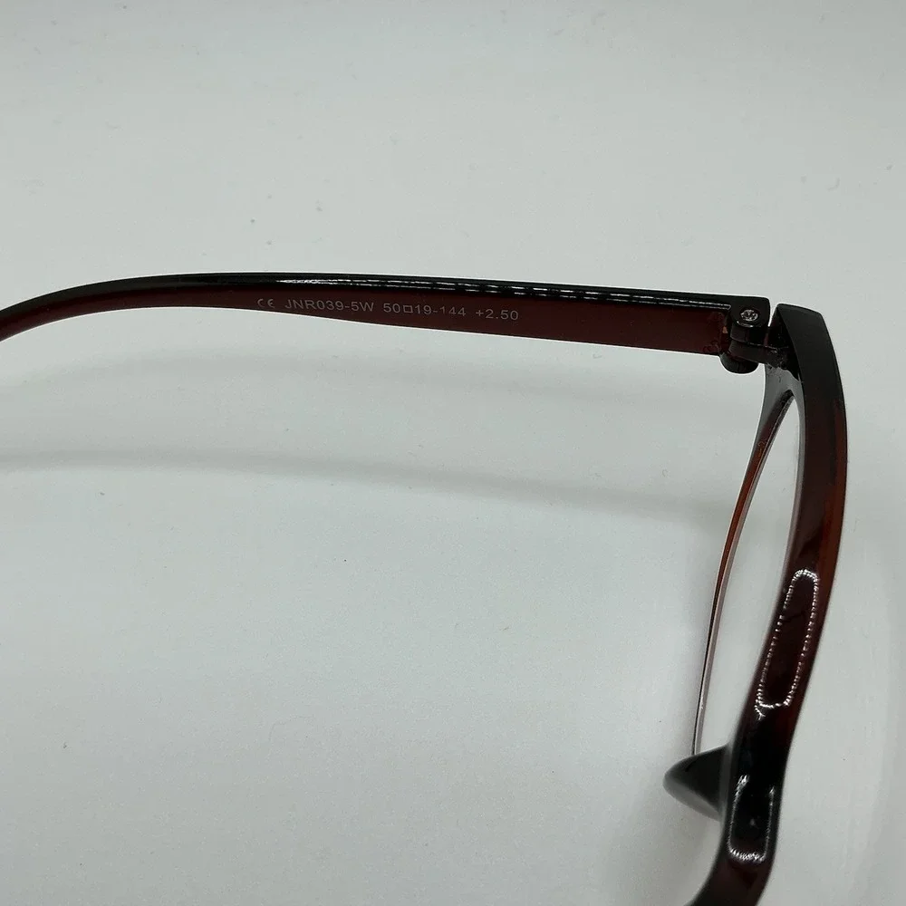 jones new‎ york reading glasses +2.50 Brown Frames